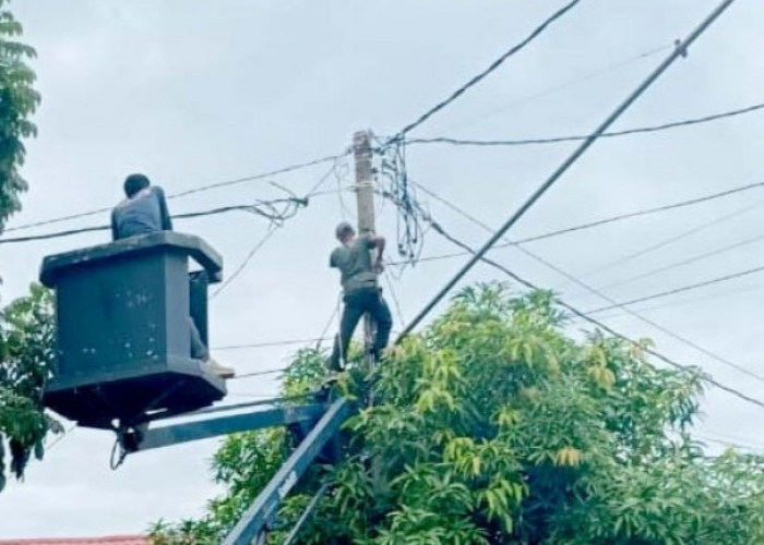 Pemkab OKU Pasang 31 Titik PJU Tenaga Surya