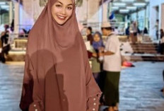 Jalani Umroh, Panjatkan Doa unruk Kesehatan Anak dan Ingin Dapat Jodoh