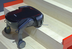Robot Vacuum Ini Bisa Naik Tangga! Roborock Saros Rover Bikin Heboh CES 2026 