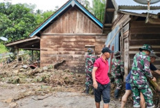 TNI Turun Tangan, Bersihkan Dampak Banjir