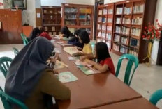 Manfaatkan Waktu Usai Sekolah Siswa SD Kunjungi Perpustakaan