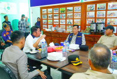 Gubernur Herman Deru Kunjungi Lokasi Kebakaran Sumur Minyak Ilegal di Hindoli