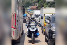 Masih Ada Truk Lewat, Jalintim Palembang -Betung Macet