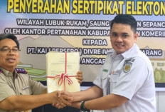 Serahkan 51 Sertifikat Elektronik ke PT KAI Divre IV