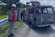 Kecelakaan Tunggal, Mobil Kijang Terguling Hingga Terbakar