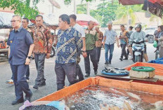 Sidak Pasar Martapura, Ini Instruksi dari Pj Bupati OKU Timur