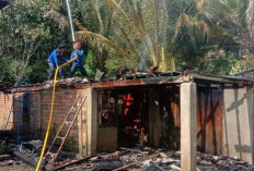 Ditinggal ke Rumah Keluarga, Rumah Hangus Terbakar