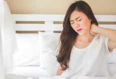 6 Cara Ampuh Mengatasi Nyeri Leher Akibat Salah Bantal
