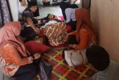 Wujud Kepedulian, Lurah dan Bidan Kelurahan Jenguk Warga Sakit