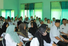 Minta Guru Tingkatkan Mutu dan Awasi Perilaku Siswa