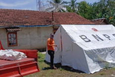 Korban Longsor di Desa Kedondong Mengungsi ke Masjid