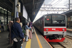 Serbu KRL saat Libur Nataru