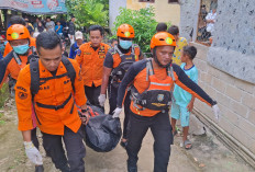 Tim SAR Gabungan Temukan Korban Perahu Karam Sejauh 15 Kilometer