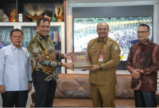 Minta Bantuan Mobil Damkar dan Ambulans