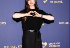 Anne Hathaway Viral Ucap “InsyaAllah”