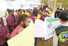 Mahasiswa Unsri Asal Papua Demo di DPRD OI