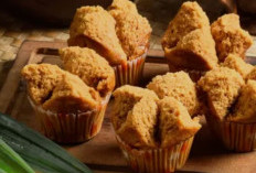 Bolu Kukus Gula Merah Empuk dan Harum Pandan, Cocok untuk Camilan Keluarga