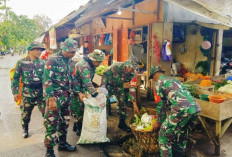 Peringati HUT TNI ke-80, Gelar Karya Bakti Bersihkan Pasar dan Lingkungan