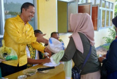Golkar OKU Timur Gelar Pasar Murah, Ribuan Paket Sembako Ludes Diserbu Warga
