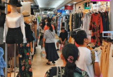 Serbuan Toko Online Bikin Pedagang Pakaian di Muaradua Sepi Pembeli
