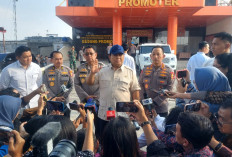 Prabowo Jenguk Korban Demo Ricuh di DPR
