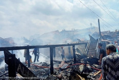 Kebakaran Landa 16 Rumah di 10 Ilir Palembang, 31 KK Kehilangan Tempat Tinggal