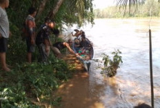 Perahu Terbalik, Lansia Hanyut Terseret Arus Sungai