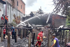 Tiga Rumah Terbakar DIduga Akibat Arus Pendek Listrik