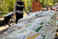 Pastikan Aman, Polsek Muaradua Kawal Penyaluran Bantuan Pangan 2025 