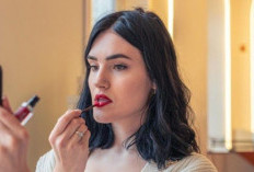 Tips Padukan Lipstik Merah dengan Beragam Riasan agar Tampil Percaya Diri