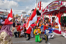 Pawai Karnaval HUT RI ke-80 di Lubuk Raja OKU Disambut Meriah Warga