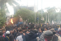 Kericuhan Warnai Penolakan RUU TNI