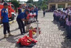 Beri Edukasi kepada Siswa Tentang Penanganan Kebakaran   