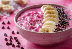 Penuh Warna dan Gizi: Resep Smoothie Bowl Berry-Banana yang Menggugah Selera