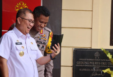 Pjs Bupati Edwar Juliartha Langsung Ziarah ke Makam Keluarga hingga Sowan ke Kapolres