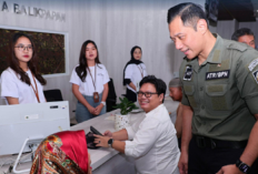 AHY Serahkan Sertipikat Tanah Elektronik di Balikpapan