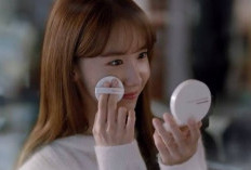 5 Kesalahan Pakai Bedak yang Bikin Makeup Crack dan Wajah Kusam
