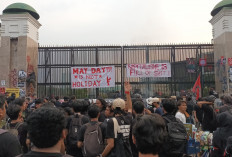 Massa Aksi Buruh di DPR Dipukul Mundur Polisi