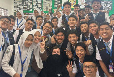 Alan Walker Beri Kejutan Datangi Sekolah Al-Azhar Medan