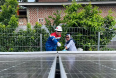 Panel Surya Ubah Nasib KWT Melati di Musi Rawas, Usaha Kue Kini Makin Cuan