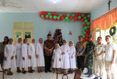 Lakukan Kunjungan ke Gereja Saat Perayaan Natal