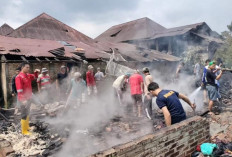 Bedeng Dua Pintu Hangus Terbakar