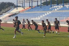 Penonton Lempar Gelas Minuman ke Bangku Cadangan, Sriwijaya FC Didenda Rp10 Juta