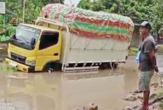 Jalan Sekayu - PALI Lumpuh Akibat Banjir 