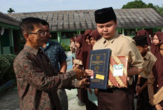 MTs Negeri 1 OKU Selatan Beri Penghargaan Siswa Tahfidz