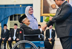 Jaja Miharja Terima Penghargaan Bintang Budaya Parama Dharma dari Presiden Prabowo