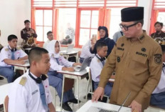 Tinjau SRMA 45, Komitmen Majukan Pendidikan dan Dukung Program Nasional
