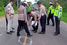 Bertabrakan dengan Mobil, Dua Pengendara Vario Tewas