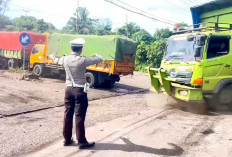 Bikin Macet Truk Batubara Mogok di Jalintengsum Muara Enim