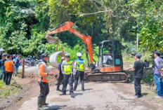 Jalan Amblas di Pelawi Bisa Dilalui, Tapi Masih Buka-Tutup 